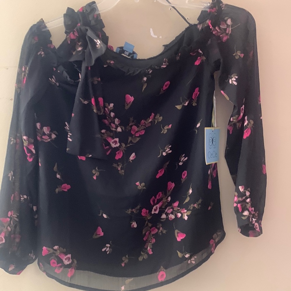 NWT CeCe blouse